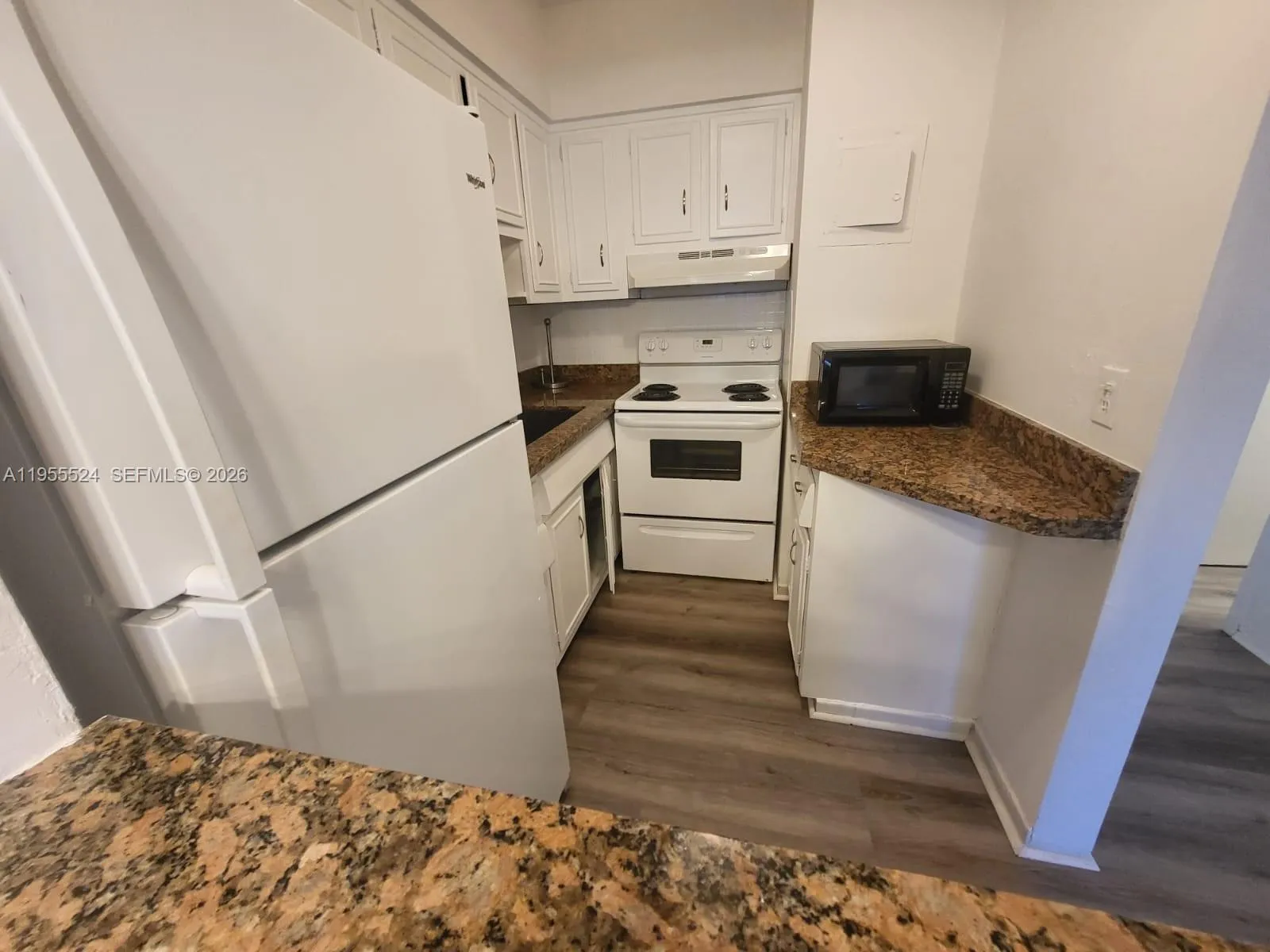 600 Layne Blvd # 118, Hallandale Beach FL 33009