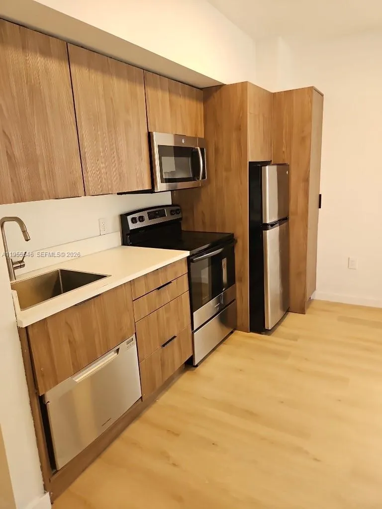 1 bedroom 1 bath for sale at 557 Michigan Ave, Miami Beach FL 33139