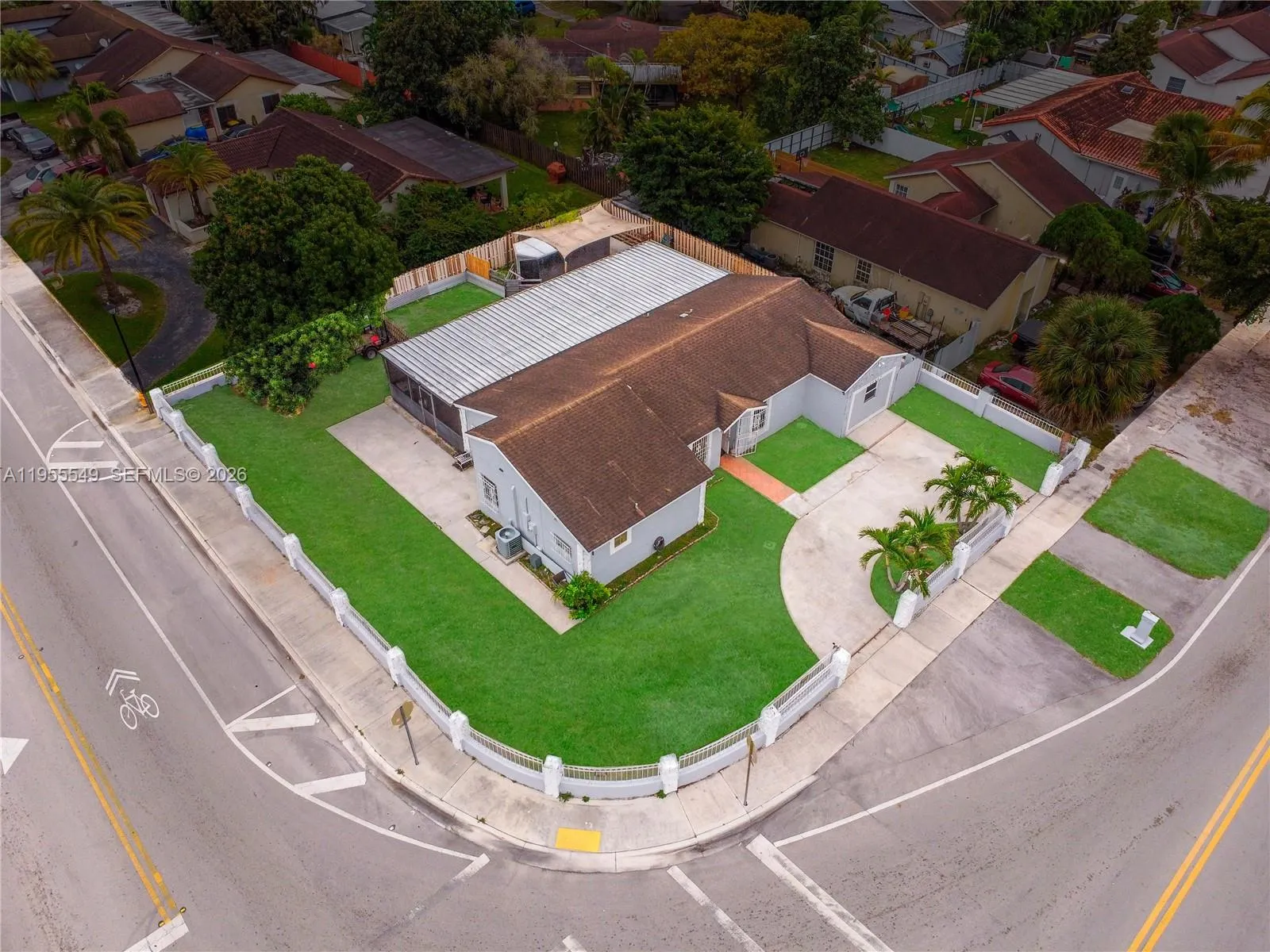 19897 NW 62nd Ave, Hialeah FL 33015