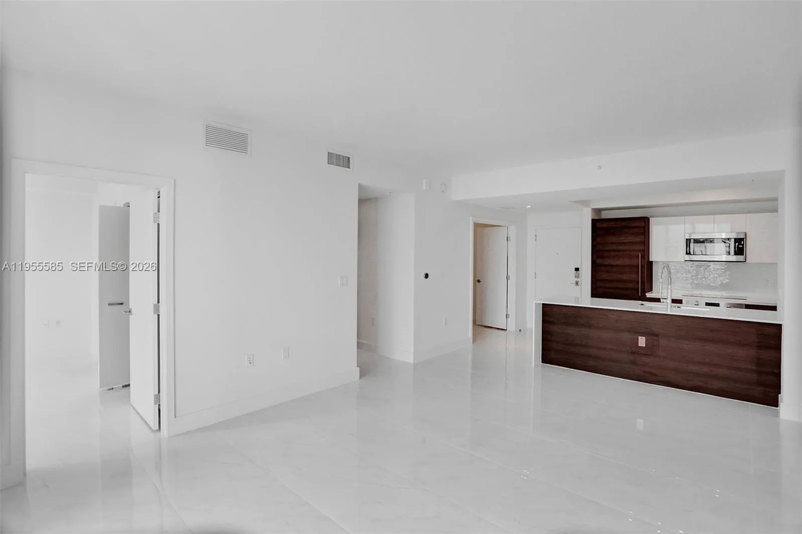 1 bedroom 1 bath for rent at 301 Altara Ave # 730, Coral Gables FL 33146