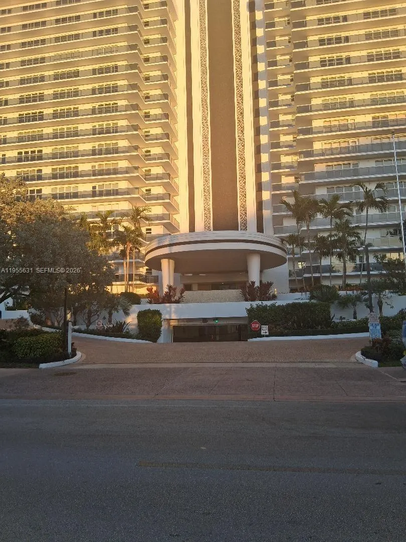 2 bedroom 2 bath for sale at 3500 Galt Ocean Dr # 206, Fort Lauderdale FL 33308