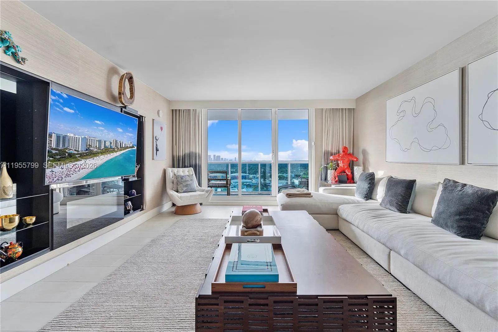 102 24th St # 1427, Miami Beach FL 33139