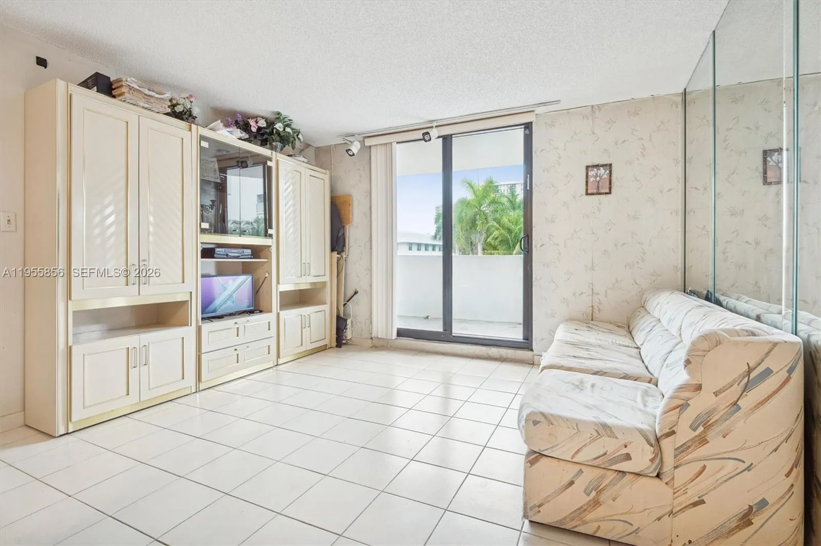 4301 Collins Ave # 202, Miami Beach FL 33140