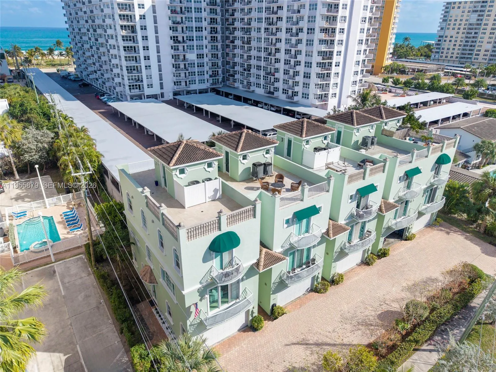 3 bedroom 3 bath for sale at 430 Sunset Dr, Pompano Beach FL 33062
