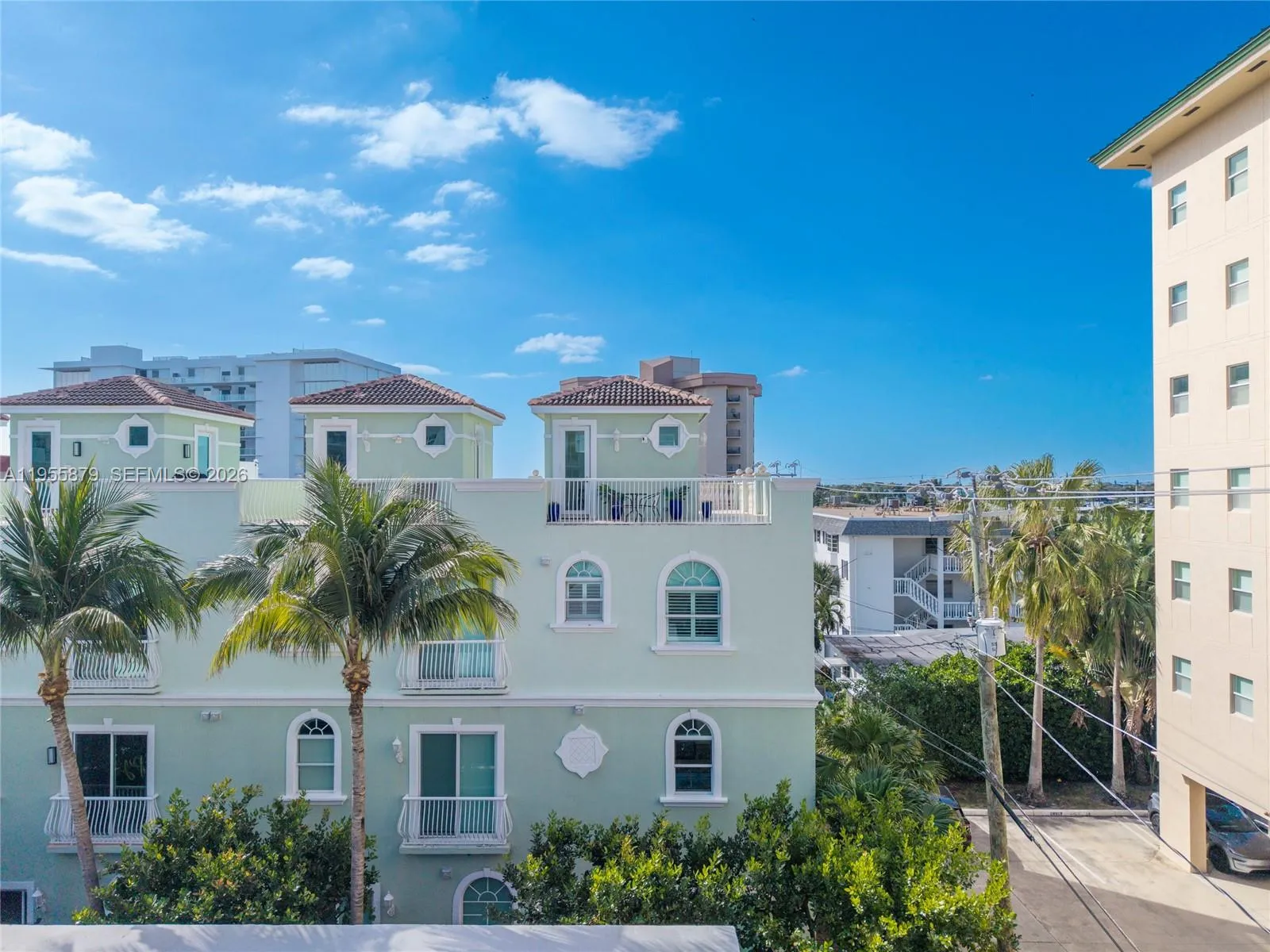 430 Sunset Dr, Pompano Beach FL 33062