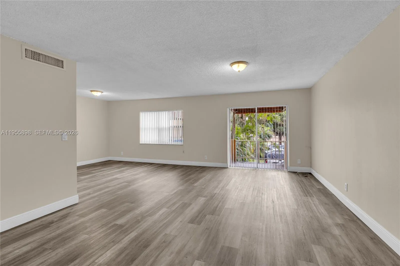 17901 NW 68th Ave # T206, Hialeah FL 33015