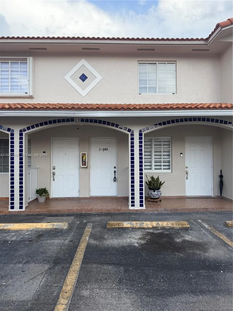 10101 W Okeechobee Rd # 17202, Hialeah Gardens FL 33016
