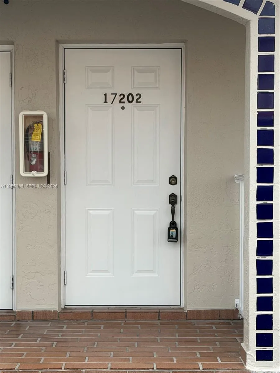10101 W Okeechobee Rd # 17202, Hialeah Gardens FL 33016