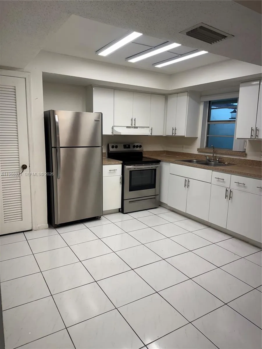 6532 SW 18th Ct, North Lauderdale FL 33068