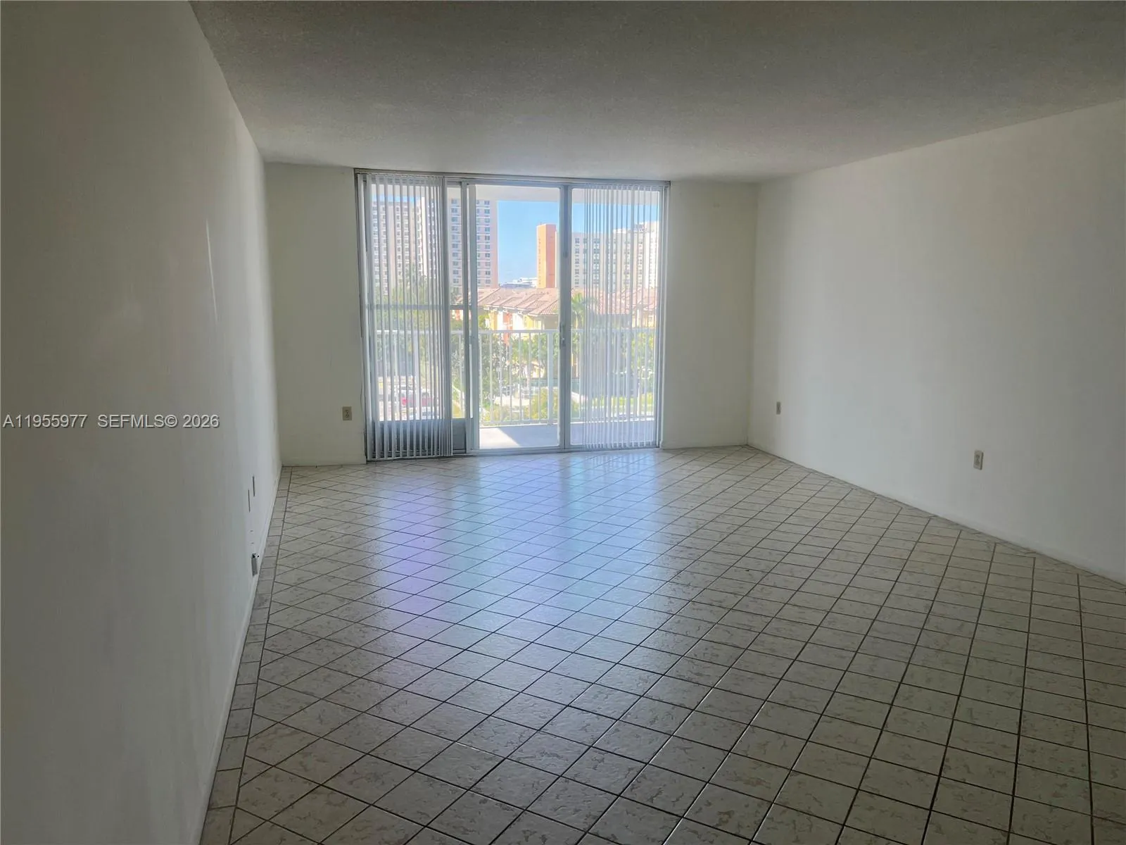 2801 NE 183rd St # 405W, Aventura FL 33160