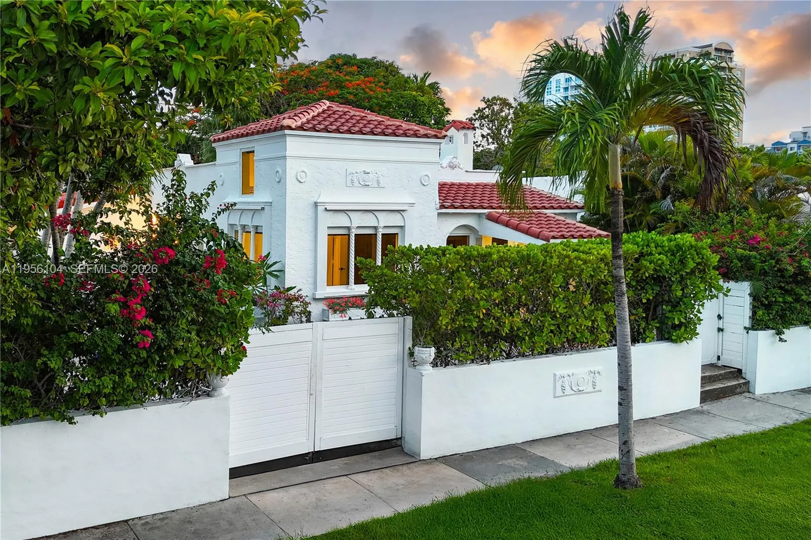 3616 SW 26th St, Miami FL 33133