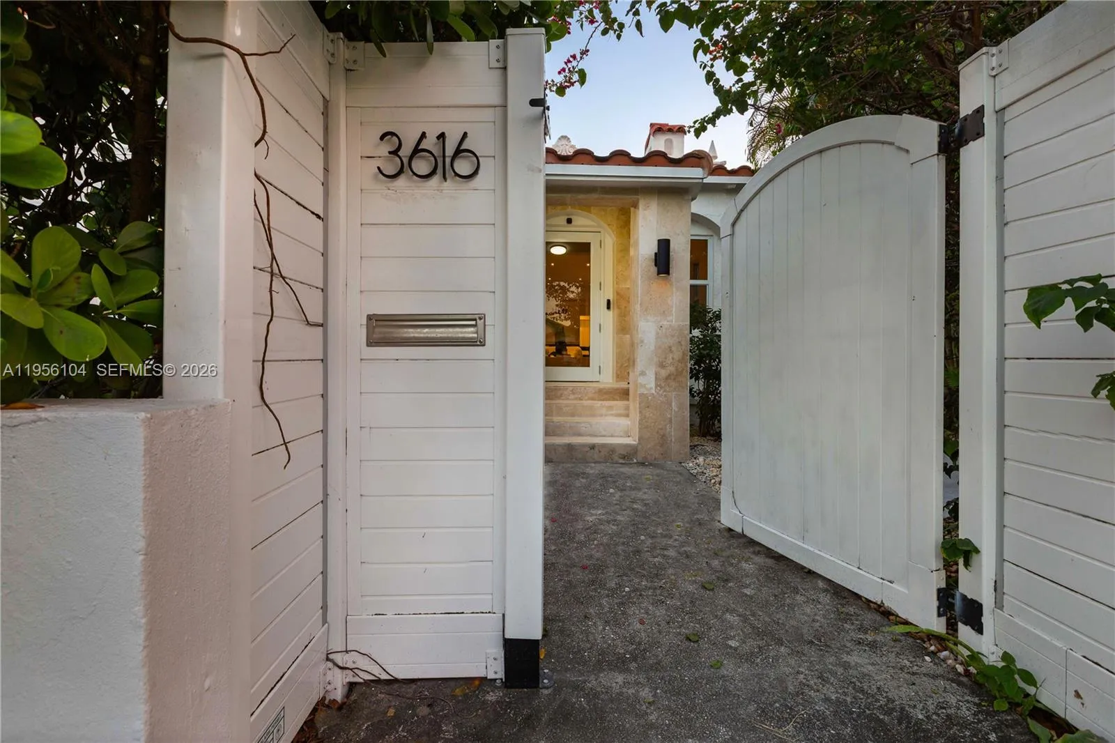 3616 SW 26th St, Miami FL 33133