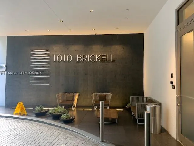 1 bath for sale at 1010 Brickell Ave # 1510, Miami FL 33131