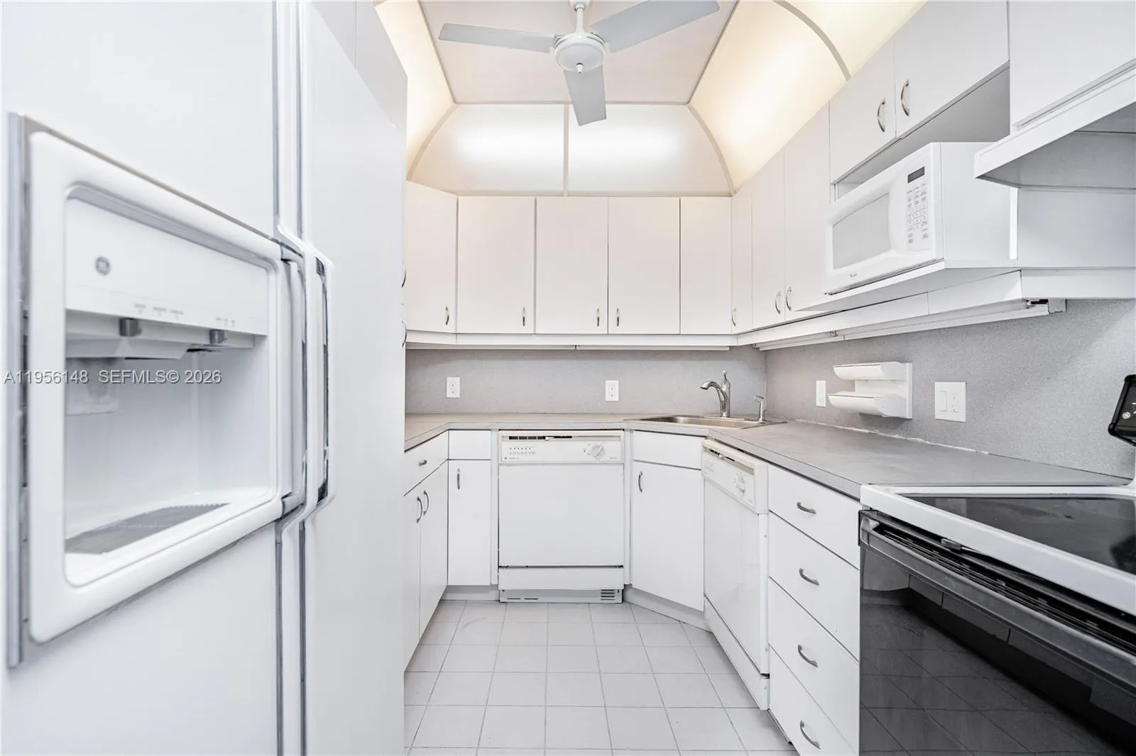 3625 N Country Club Dr # 901, Aventura FL 33180