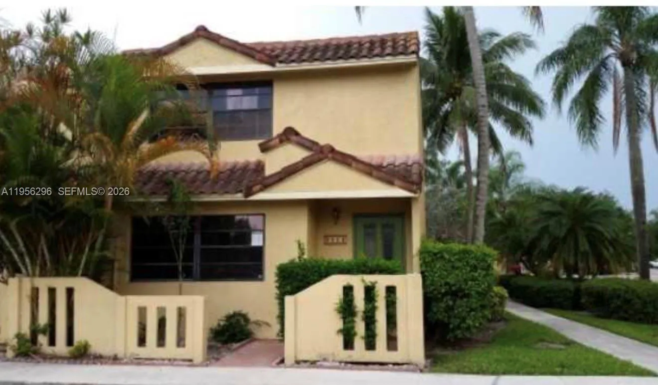 3 bedroom 3 bath for sale at 9412 NW 39th St, Sunrise FL 33351