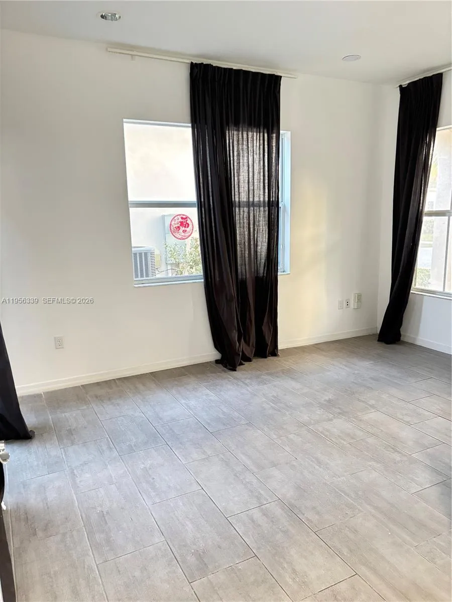 15041 SW 177th Ter, Miami FL 33187