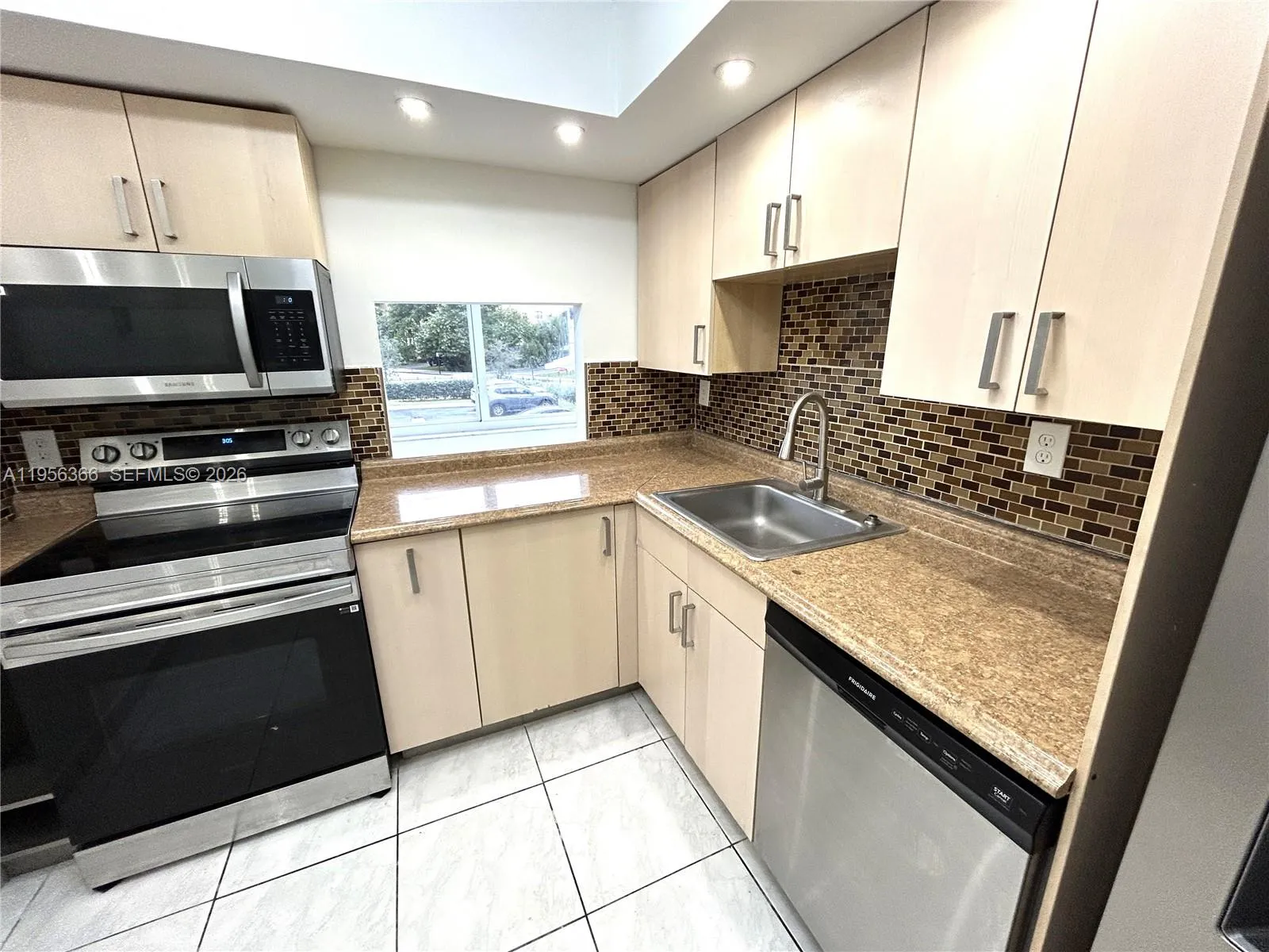 250 180th Dr # 254, Sunny Isles Beach FL 33160
