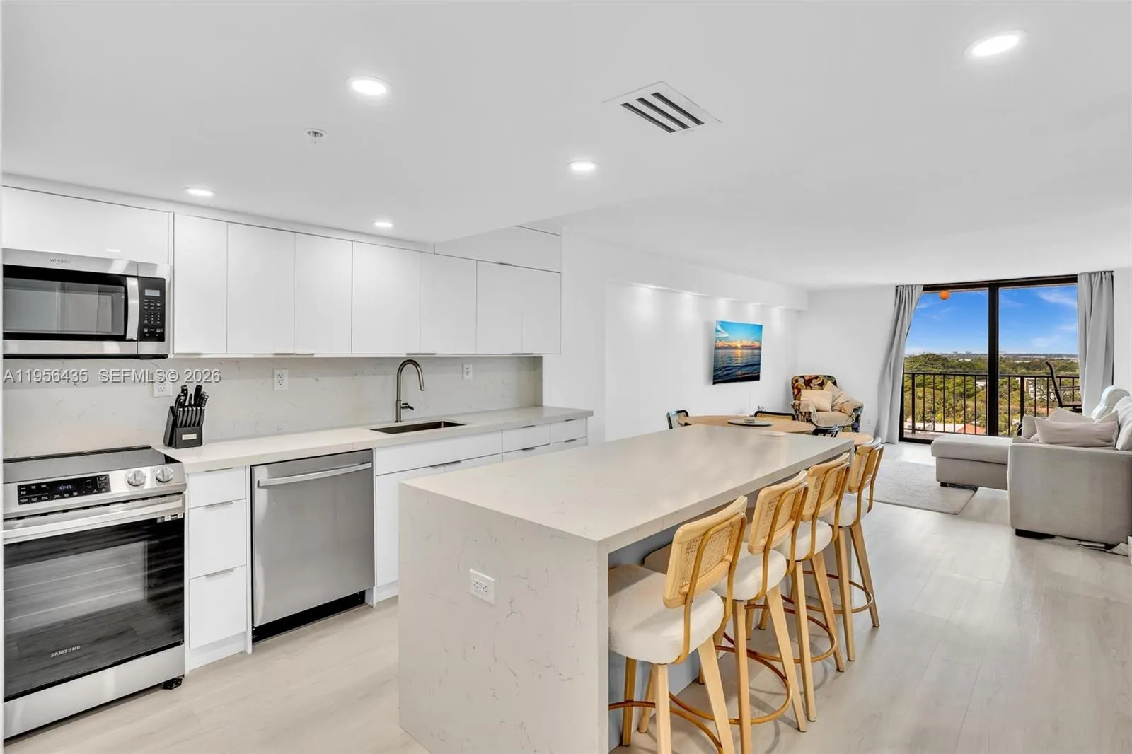 2625 Collins Ave # 1109, Miami Beach FL 33140