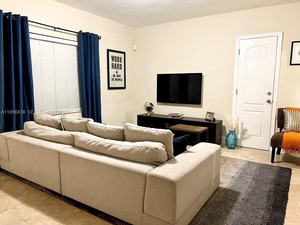 544 NE 62nd St # 3, Miami FL 33138