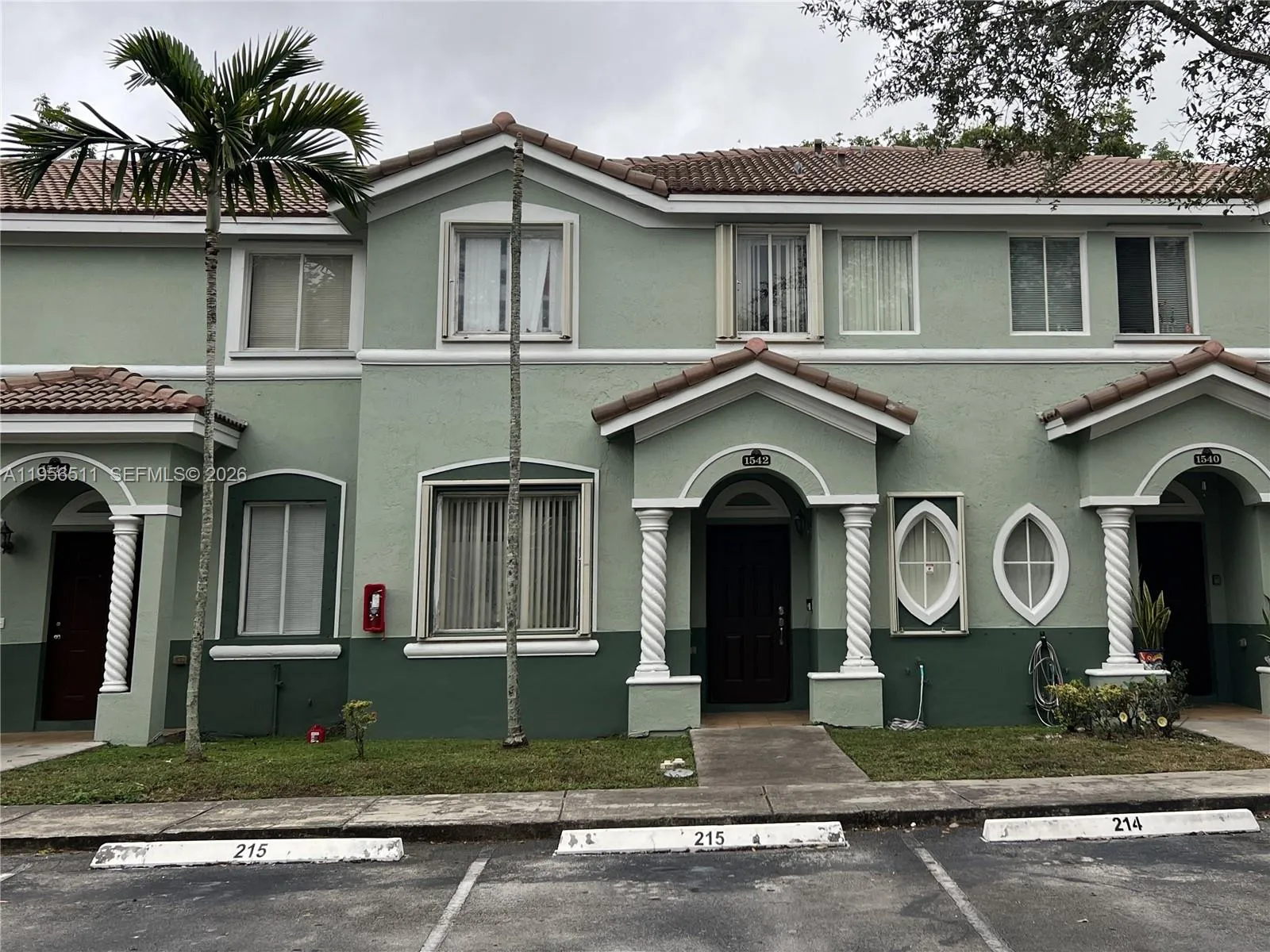 3 bedroom 3 bath for sale at 1542 SE 24th Ct # 215, Homestead FL 33035
