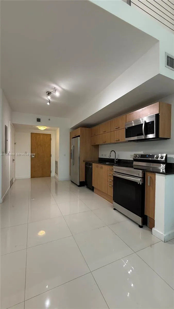 2 bedroom 2 bath for sale at 350 S Miami Ave # 304, Miami FL 33130