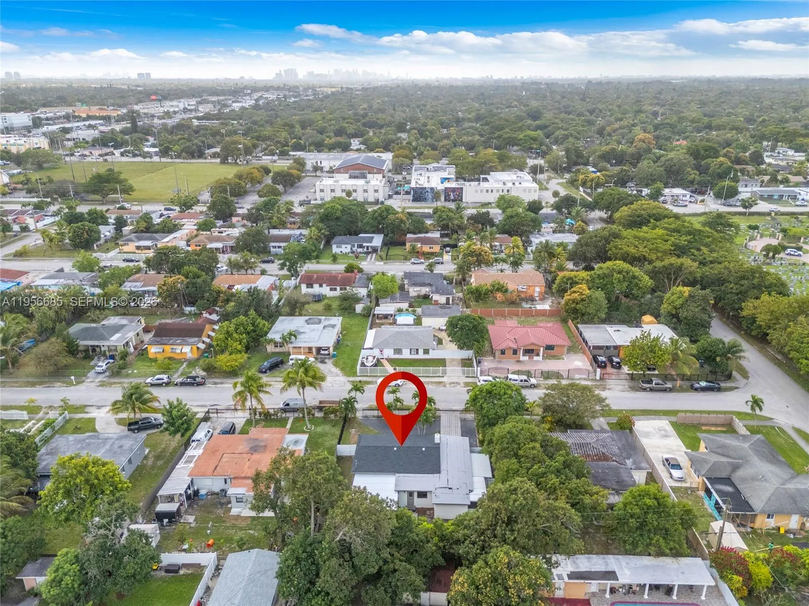 911 NW 138th St, Miami FL 33168