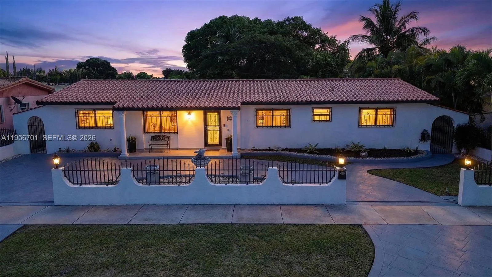 4 bedroom 4 bath for sale at 9410 SW 42nd St, Miami FL 33165