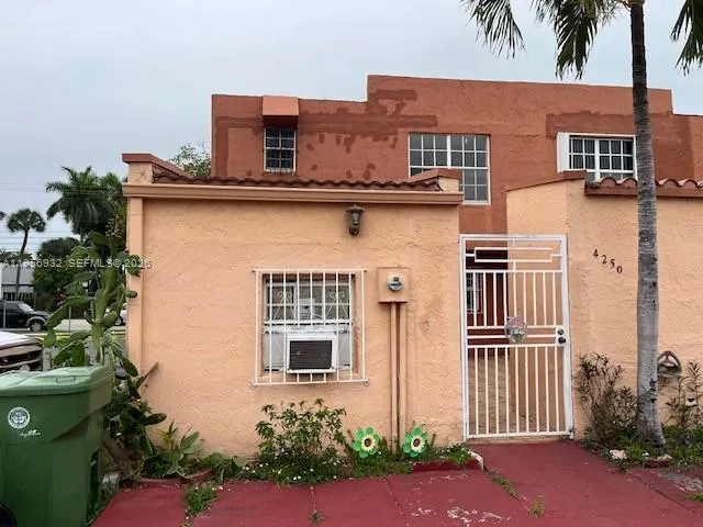 3 bedroom 2 bath for sale at 4250 W 11th Ln # 43, Hialeah FL 33012