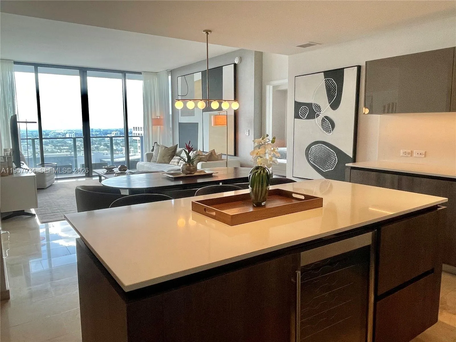 88 SW 7th St # 2404, Miami FL 33130