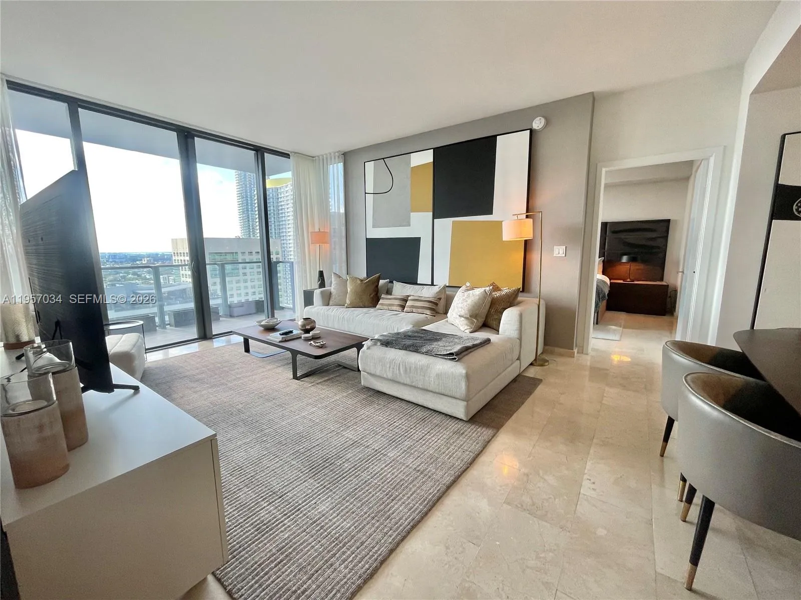 88 SW 7th St # 2404, Miami FL 33130