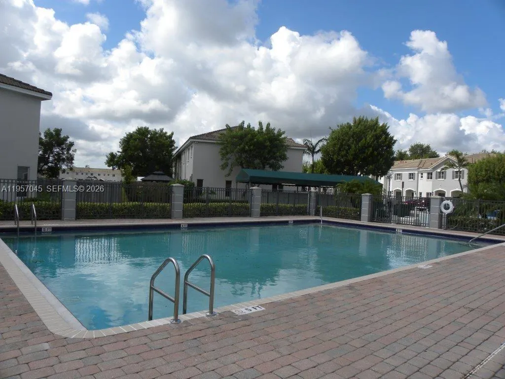 1617 SE 30th St, Homestead FL 33035
