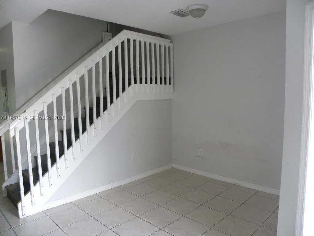 1617 SE 30th St, Homestead FL 33035
