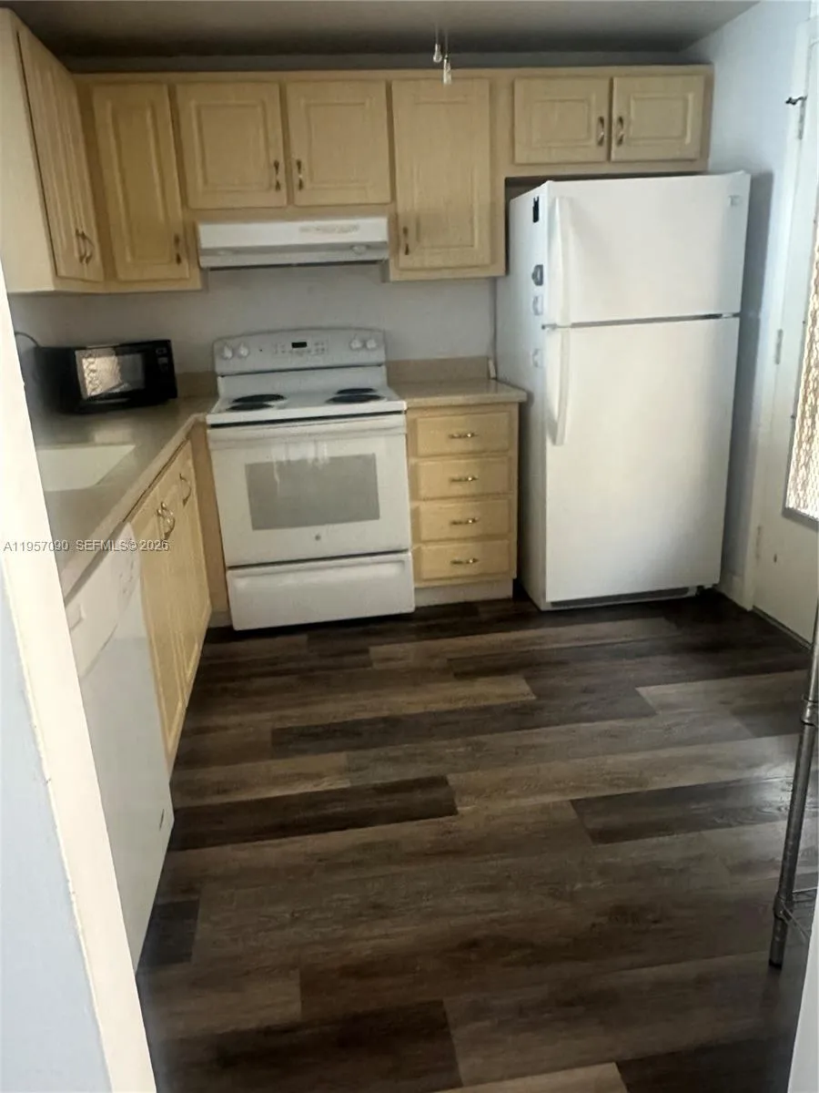 410 NW 68th Ave # 318, Plantation FL 33317