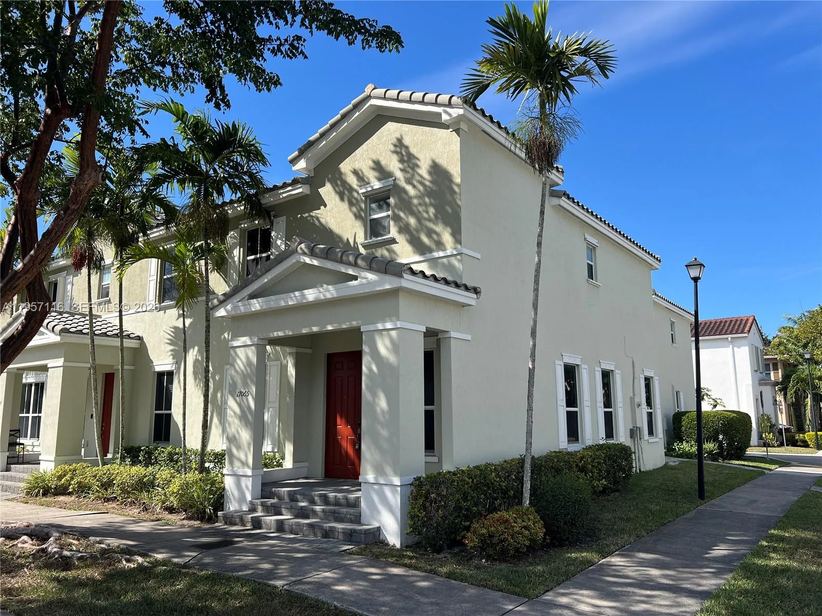 17065 SW 93rd St, Miami FL 33196