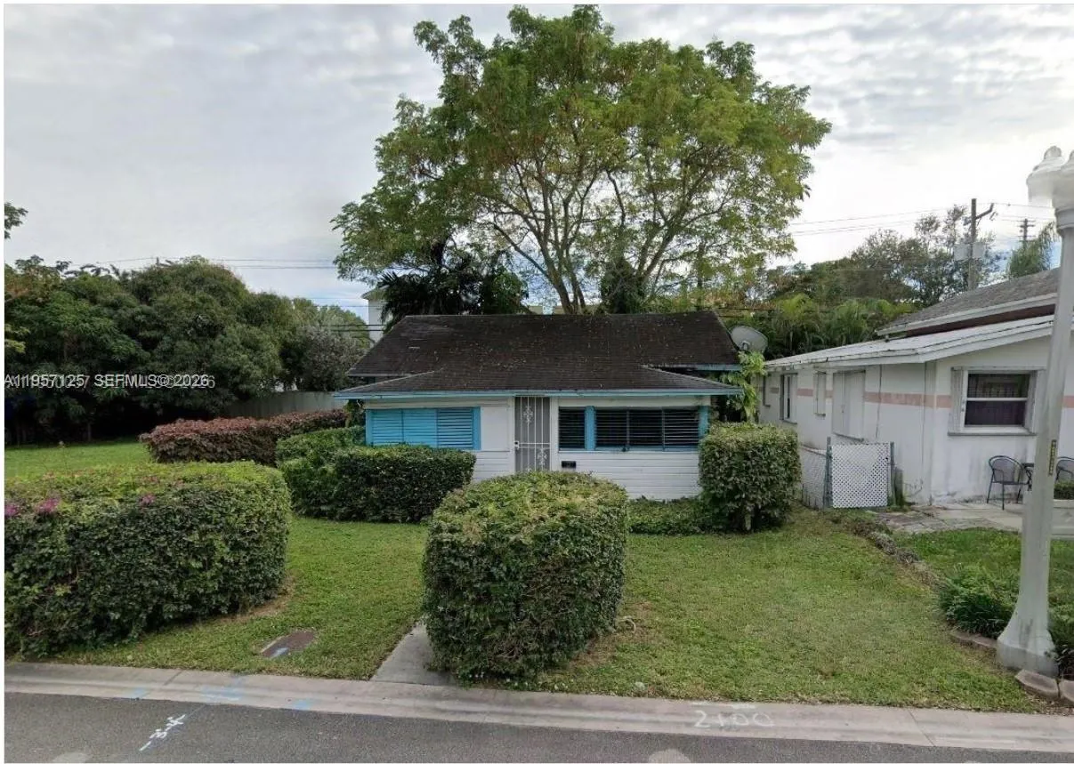 2 bedroom 1 bath for sale at 134 Florida Ave, Coral Gables FL 33133