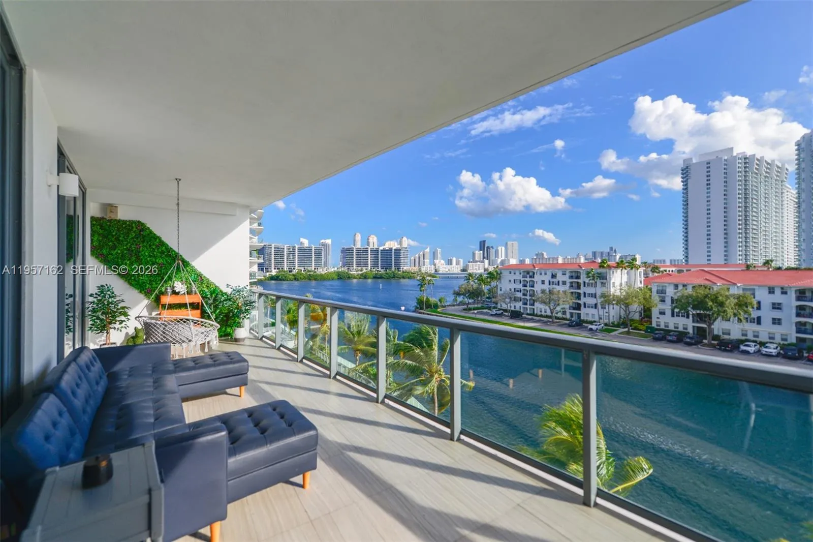 3 bedroom 4 bath for sale at 3250 NE 188th St # 404, Aventura FL 33180