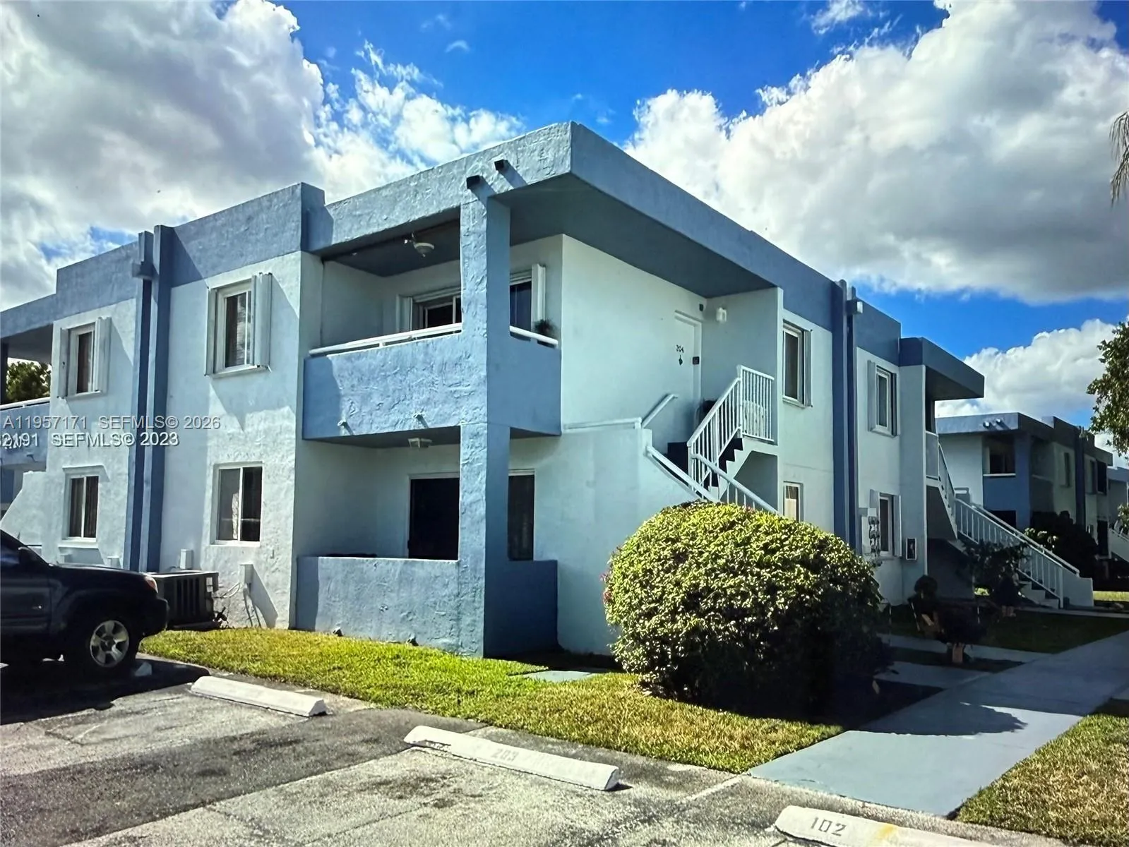 1 bedroom 1 bath for sale at 6220 SW 131st Ct # 204, Miami FL 33183