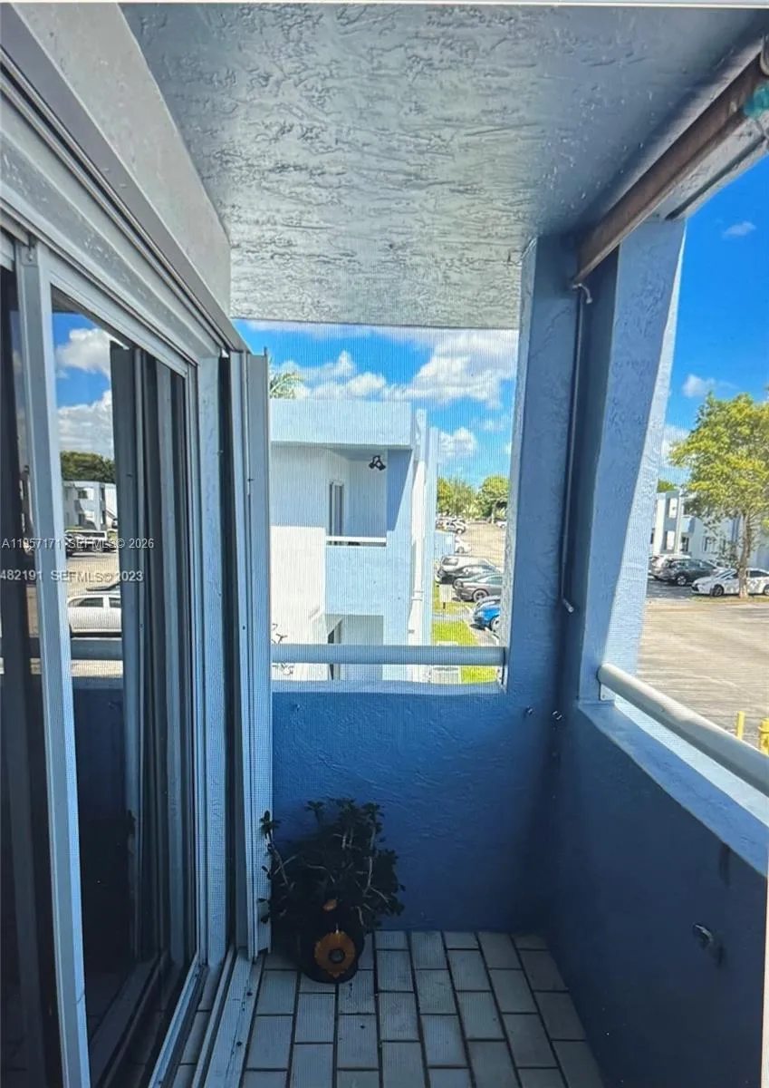 6220 SW 131st Ct # 204, Miami FL 33183