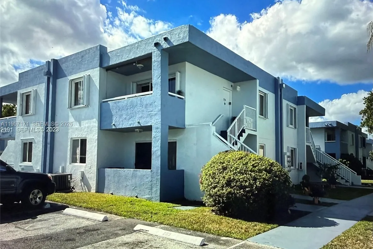 6220 SW 131st Ct # 204, Miami FL 33183