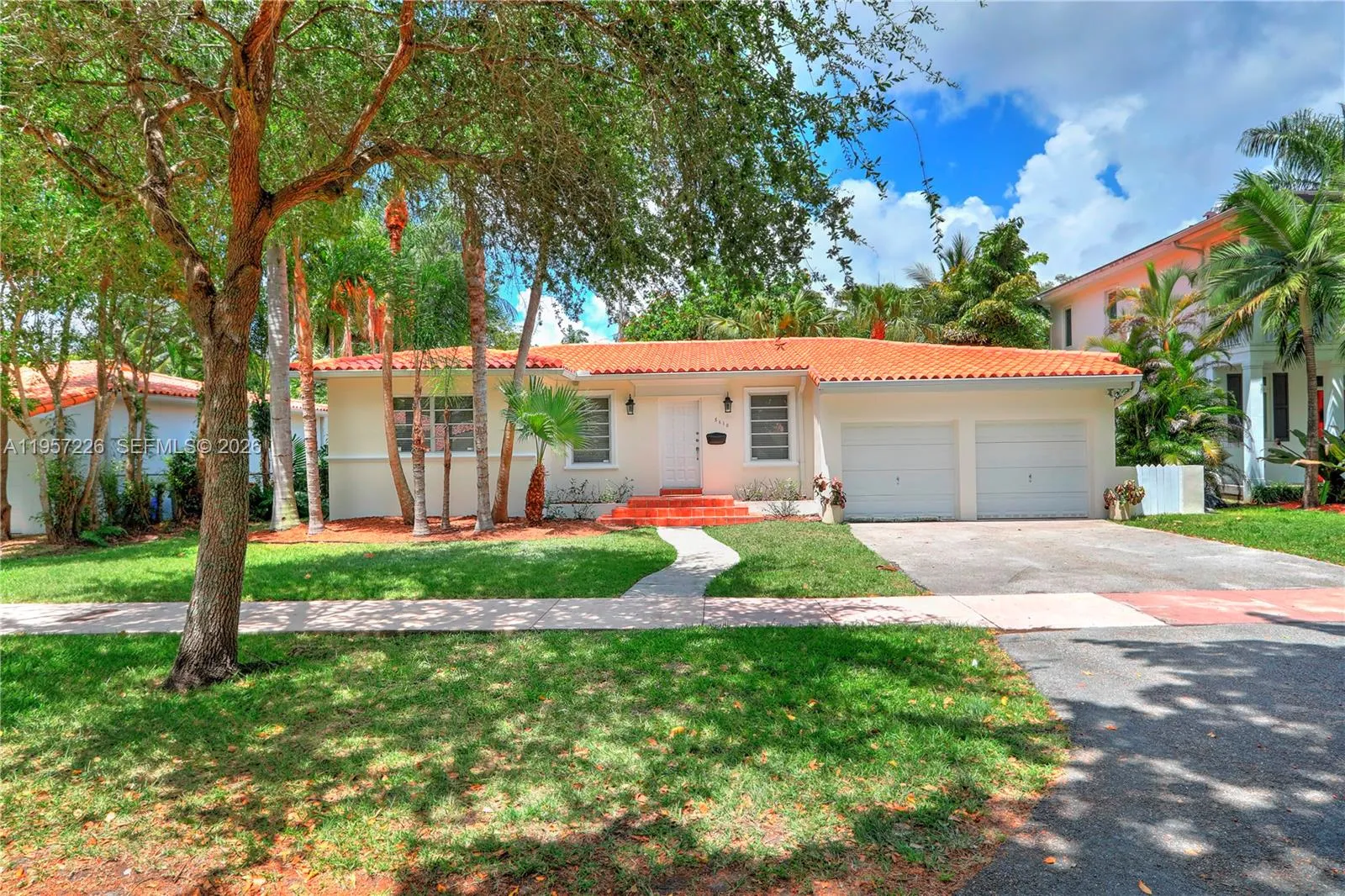2 bedroom 2 bath for rent at 5610 San Vicente St, Coral Gables FL 33146