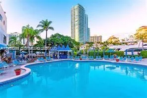2 bedroom 2 bath for sale at 19707 W Turnberry Way # 18L, Aventura FL 33180