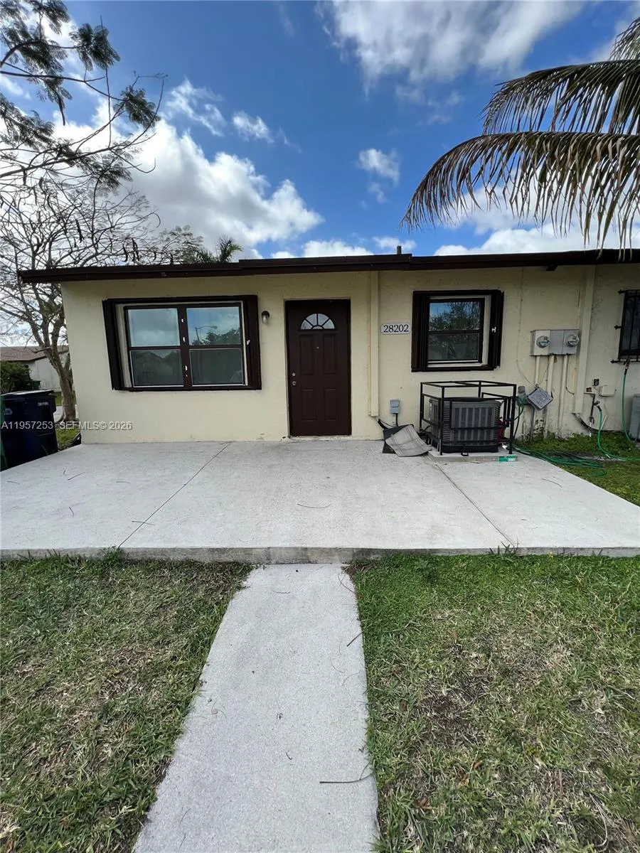 2 bedroom 2 bath for sale at 28202 SW 143rd Ct, Homestead FL 33033