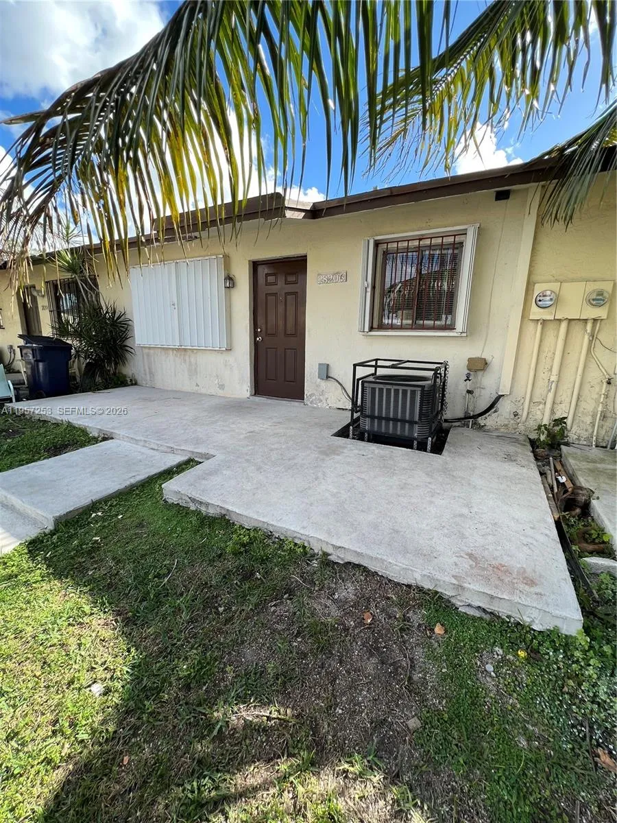 28202 SW 143rd Ct, Homestead FL 33033