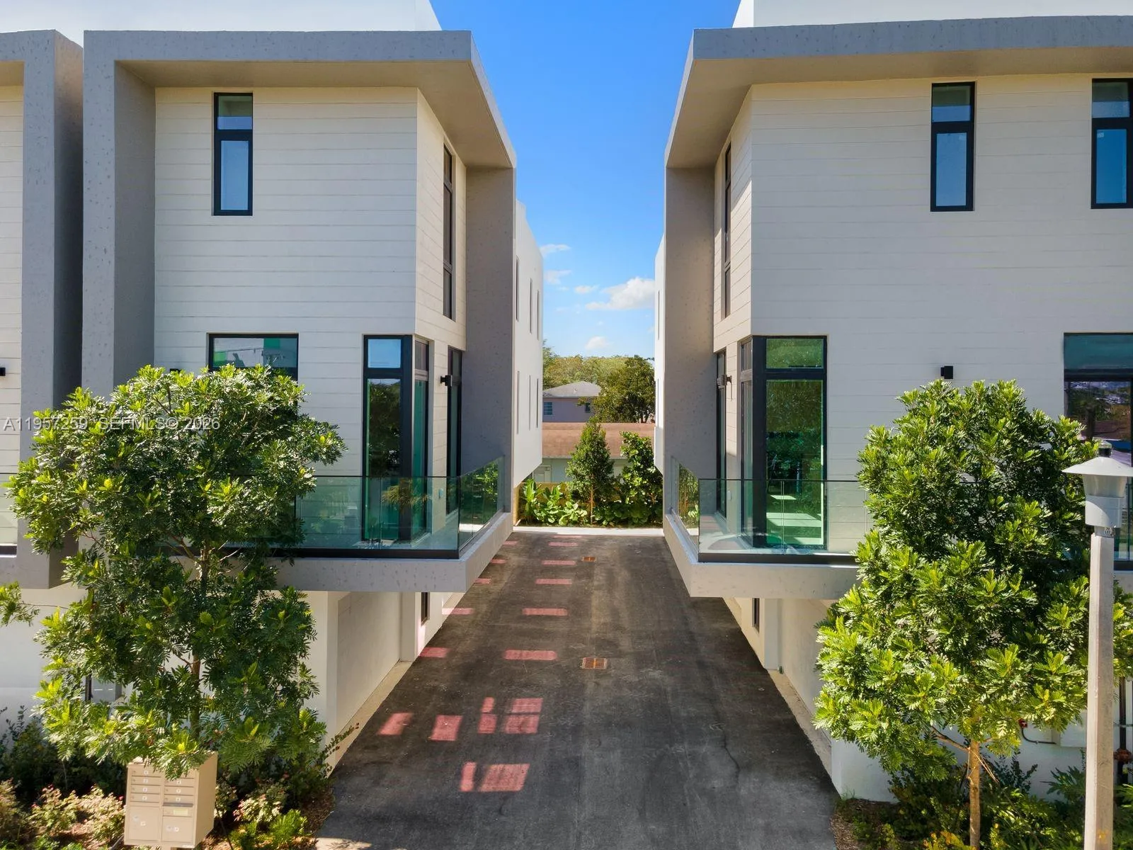 3 bedroom 3 bath for sale at 2501 SW 27 ST #2, Miami FL 33133