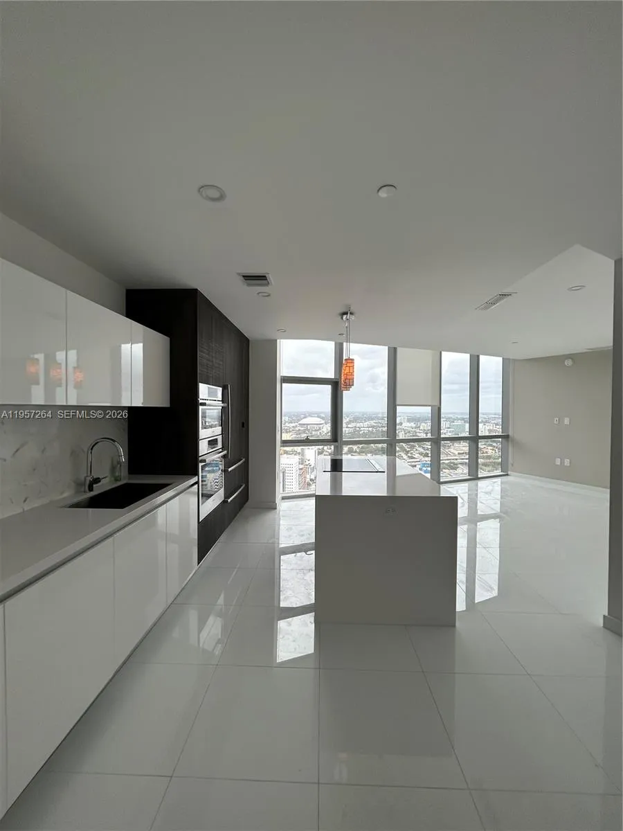 851 NE 1st Ave # 4302, Miami FL 33132