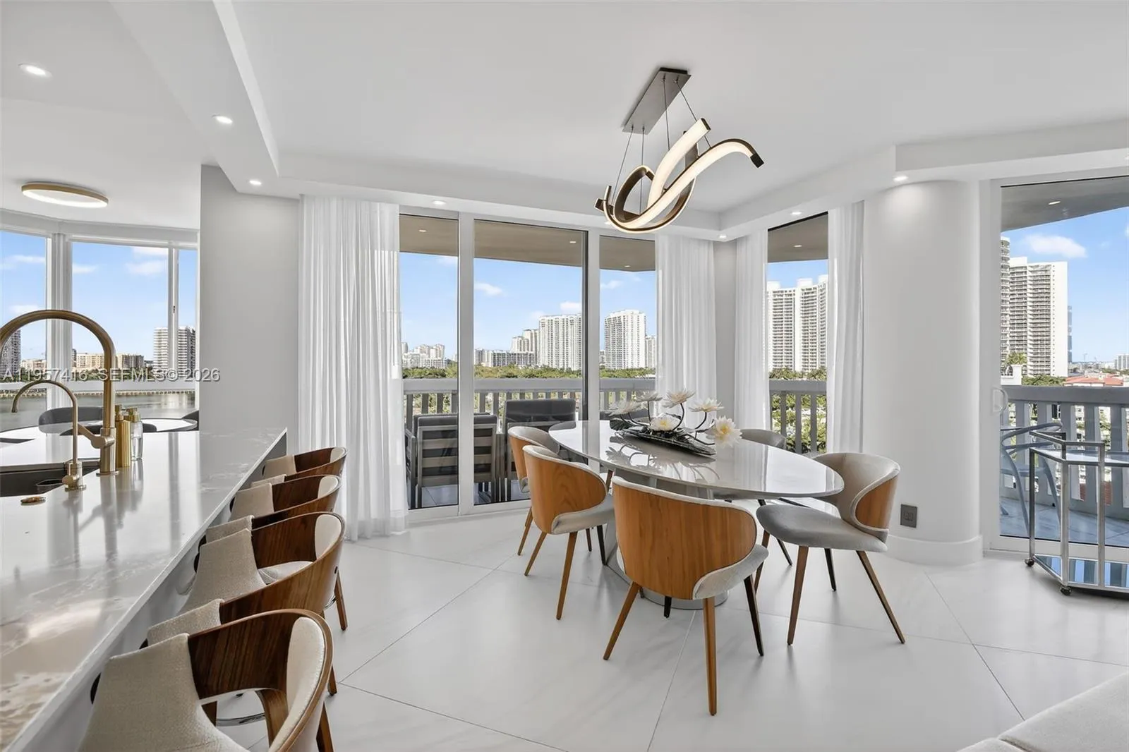1000 W Island Blvd # 1009, Aventura FL 33160