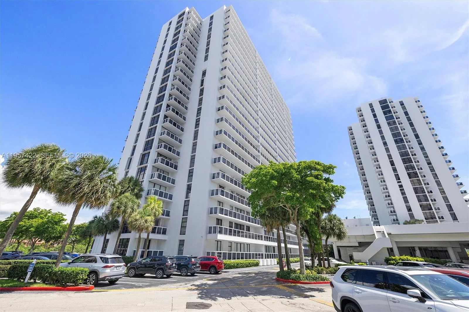 3 bedroom 3 bath for sale at 20515 E Country Club Dr # 1747, Aventura FL 33180