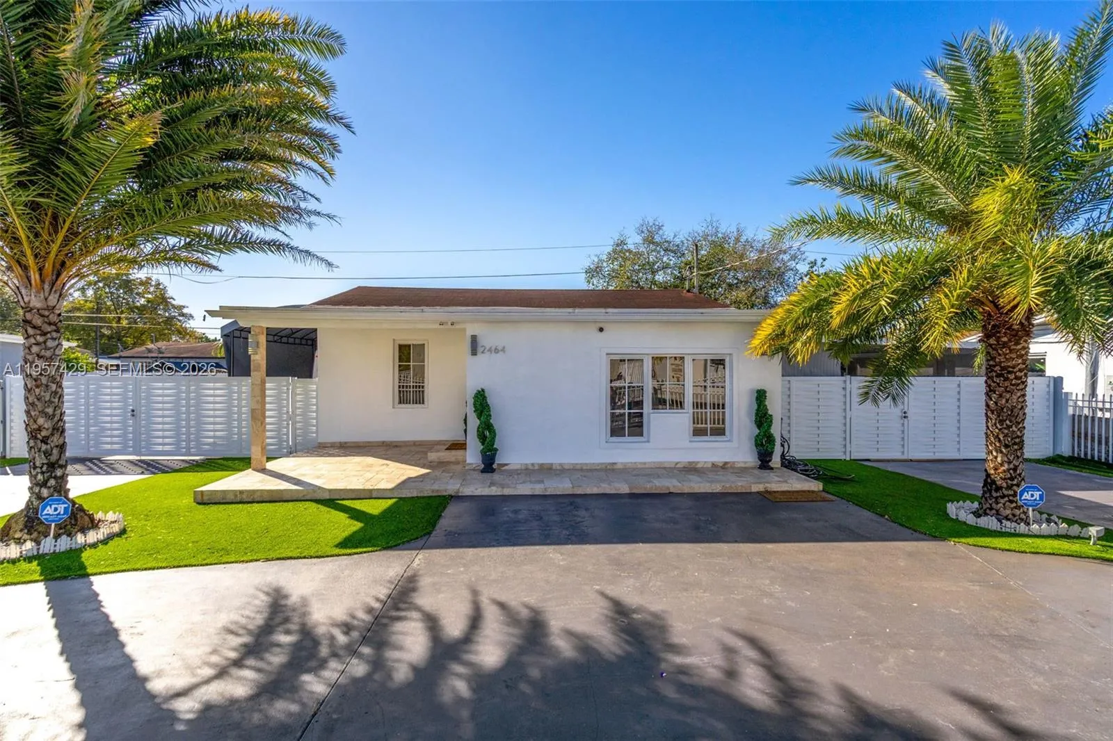 2464 NW 104th St, Miami FL 33147