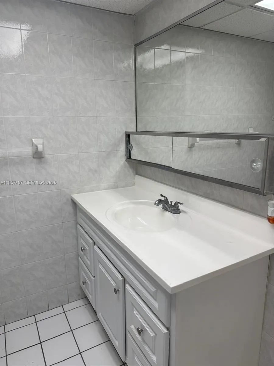 10000 NW 80th Ct # 2261, Hialeah Gardens FL 33016