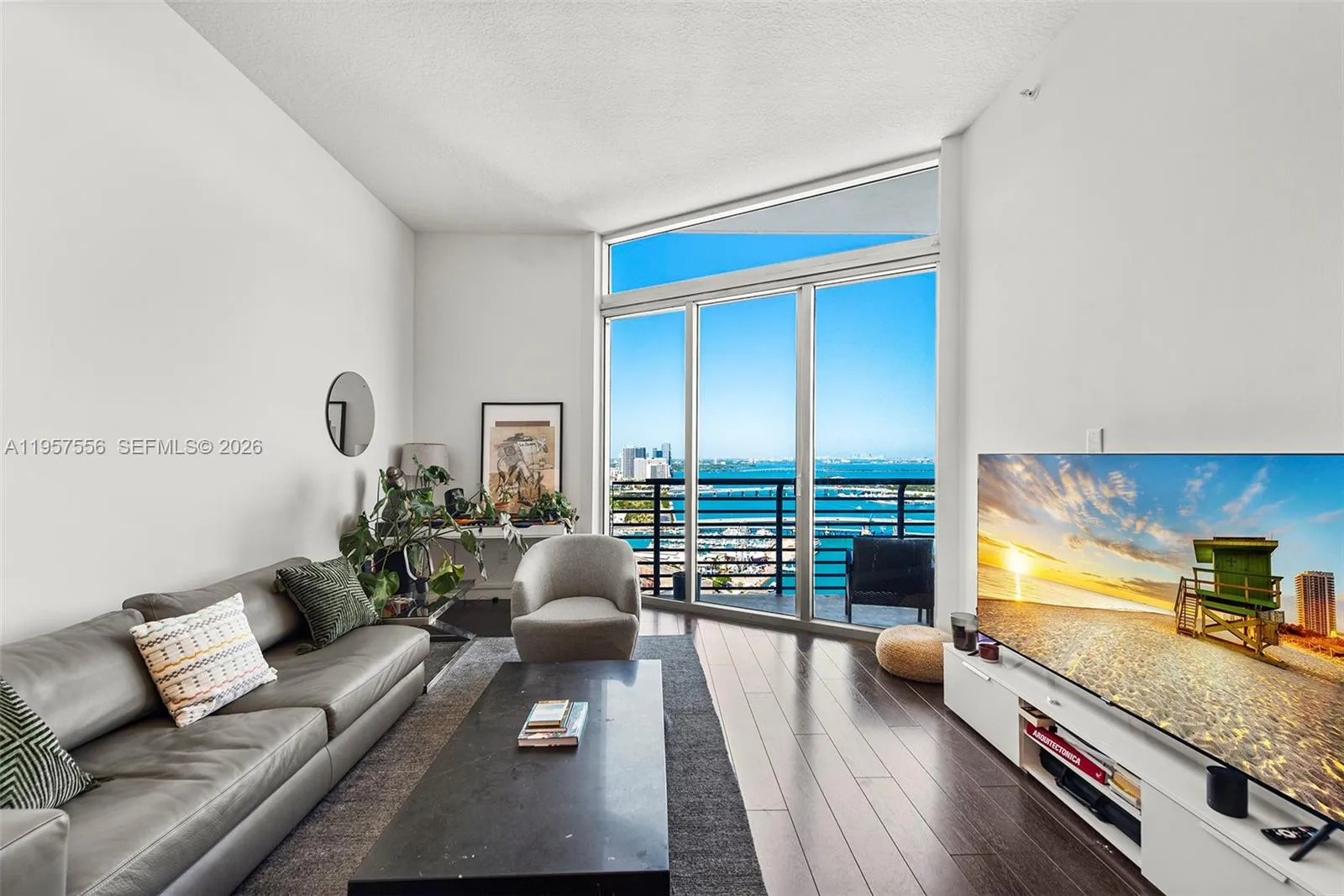 335 S Biscayne Blvd # 10, Miami FL 33131